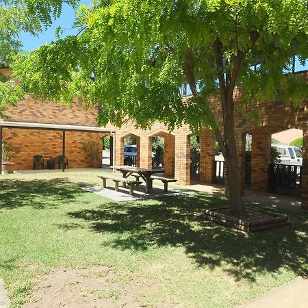 Maclin Lodge Motel Campbelltown Exterior photo